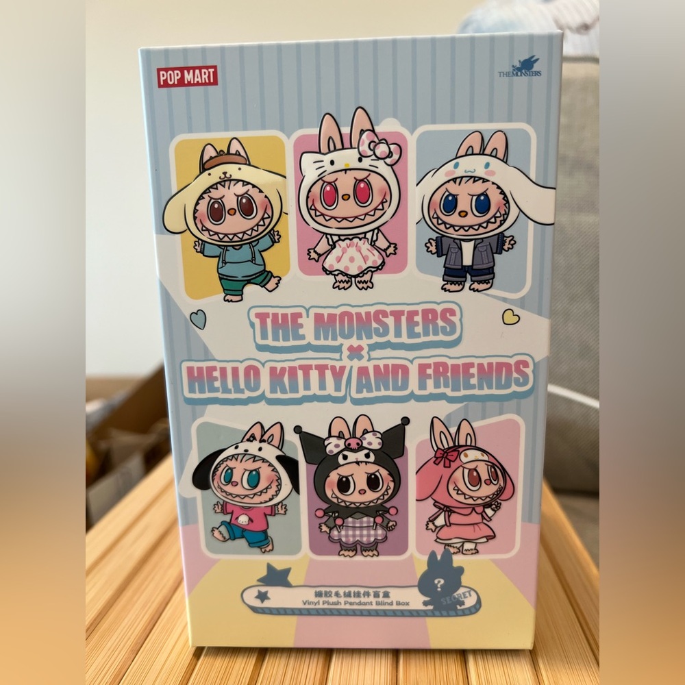 Kuromi Labubu - Hello Kitty and friends x The Monsters Vinyl Plush Pendant - Picture 2 of 6